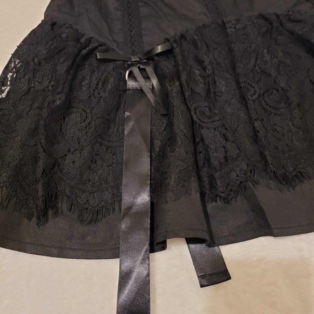 Current Mood Dolls Kill Black Lace Suspender Skirt - Picture 3 of 5